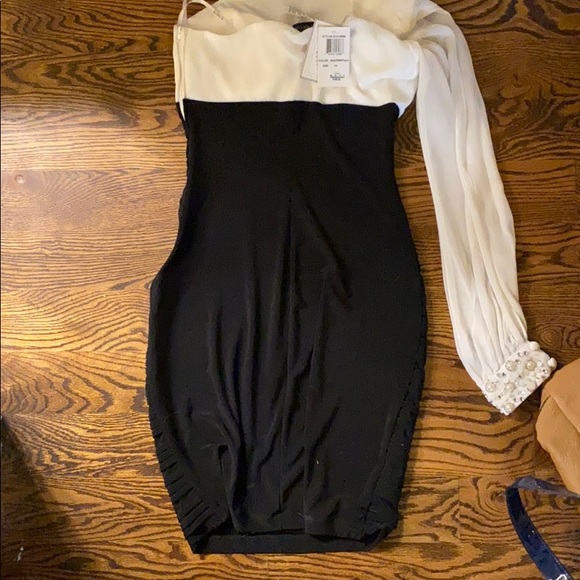 Brand new one should dress - Picture 4 of 5